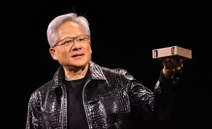 Τζένσεν Χουάνγκ (Nvidia): Βάζει τέλος στις φήμες περί πώλησης Blackwell AI chips στην Κίνα