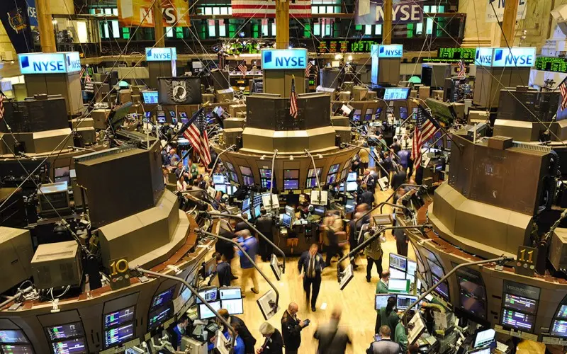 Οι τριγμοί στις διεθνείς αγορές στέλνουν σημάδια ύφεσης (vid)