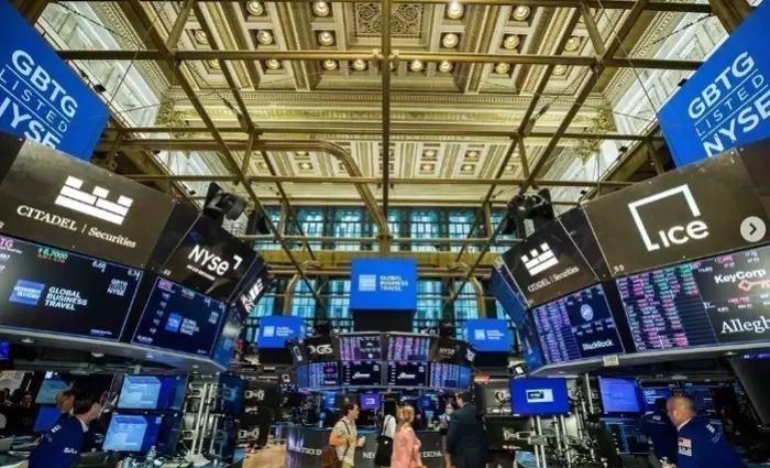 Wall Street: Μεικτά τα πρόσημα στους δείκτες – Οι παράγοντες Fed και Apple