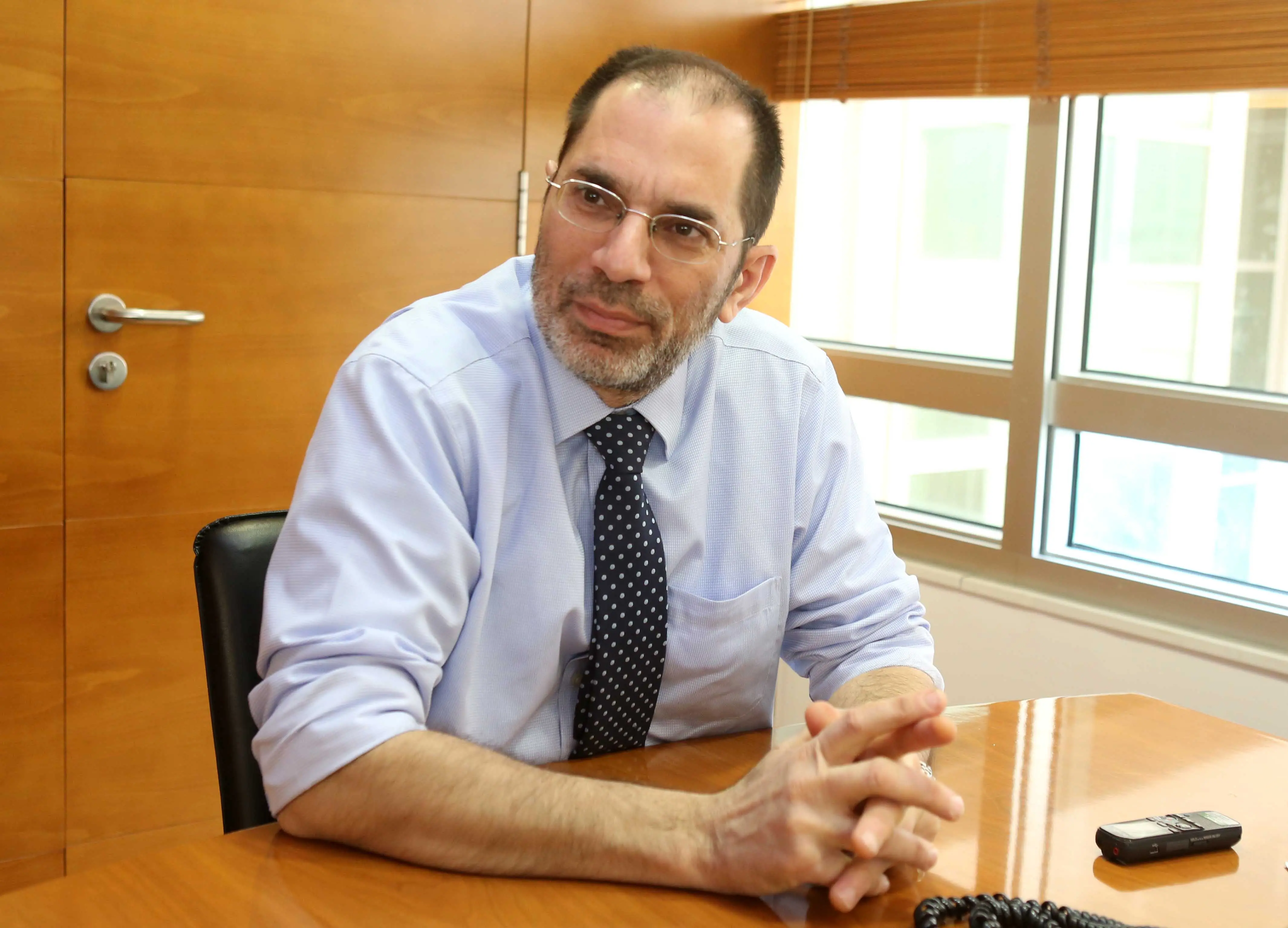 Το ΥΠΕΣ αρνείται να δώσει στοιχεία στον Ελεγκτή για τα Διαβατήρια