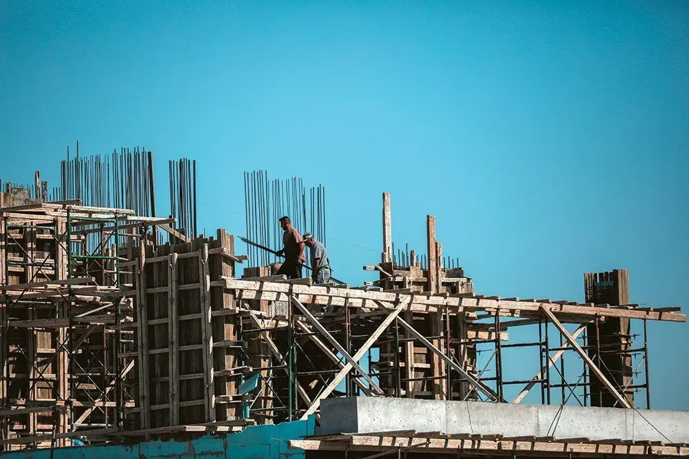 Οριακή μείωση στις τιμές των κατασκευαστικών υλικών τον Σεπτέμβριο