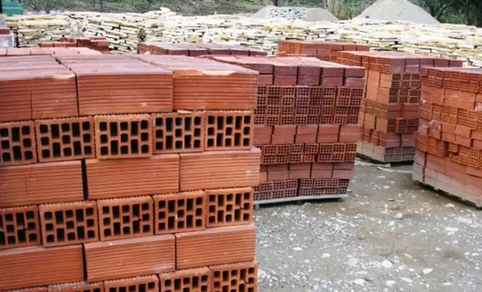 Ελαφρά μείωση τιμών κατασκευαστικών υλικών το πρώτο τρίμηνο