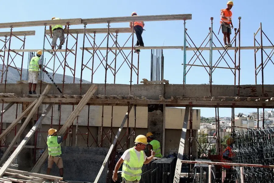 Υπογράφεται σήμερα η νέα συλλογική σύμβαση για την οικοδομική βιομηχανία