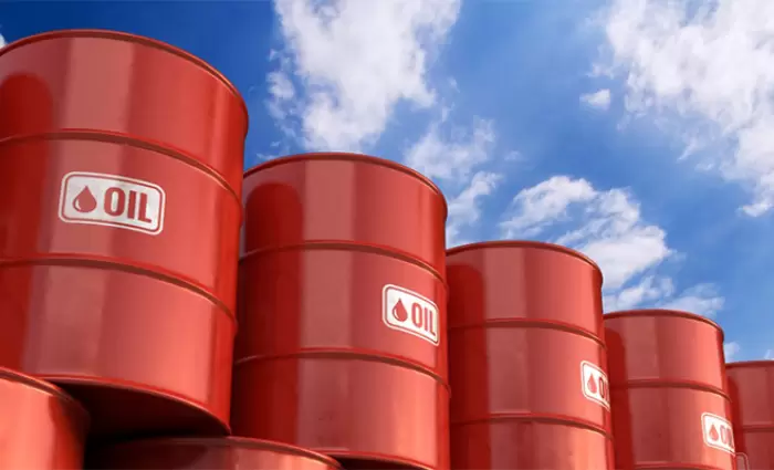 Μειώνονται οι τιμές του πετρελαίου