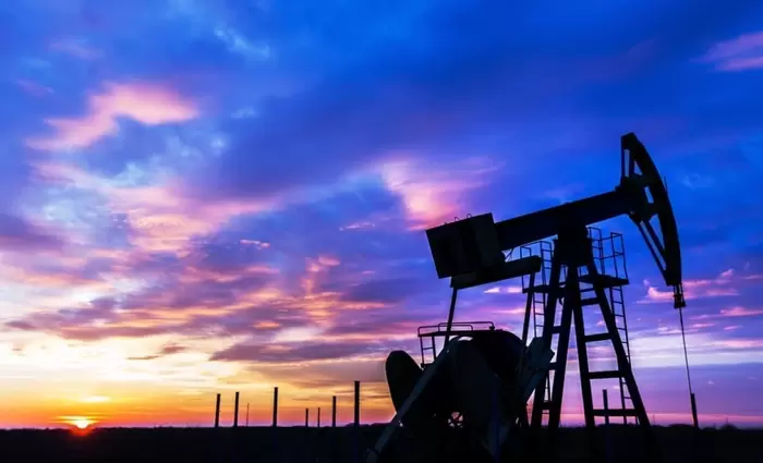 Μειώνεται το πετρέλαιο