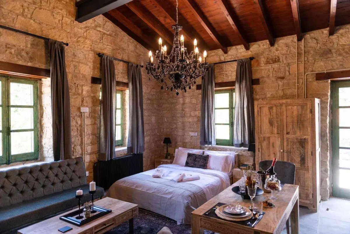 Πανικός από τα νέα μέτρα για κρατήσεις σε ξενοδοχεία και θέρετρα