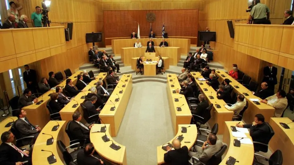 Θέσεις εργασίας στη Βουλή με μισθό μέχρι €4,470