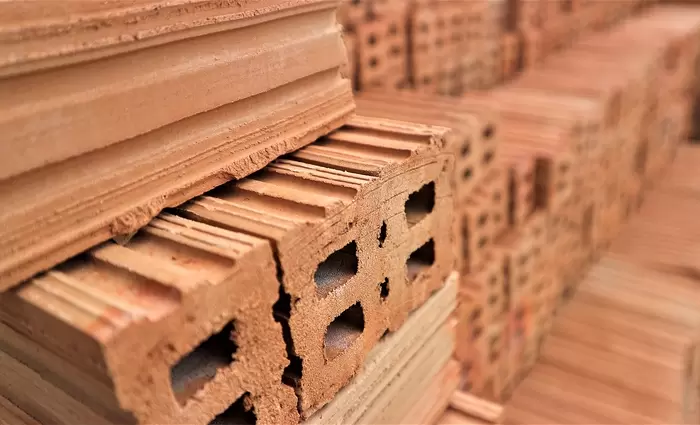 Μικρή μείωση στις τιμές κατασκευαστικών υλικών το α' εξάμηνο