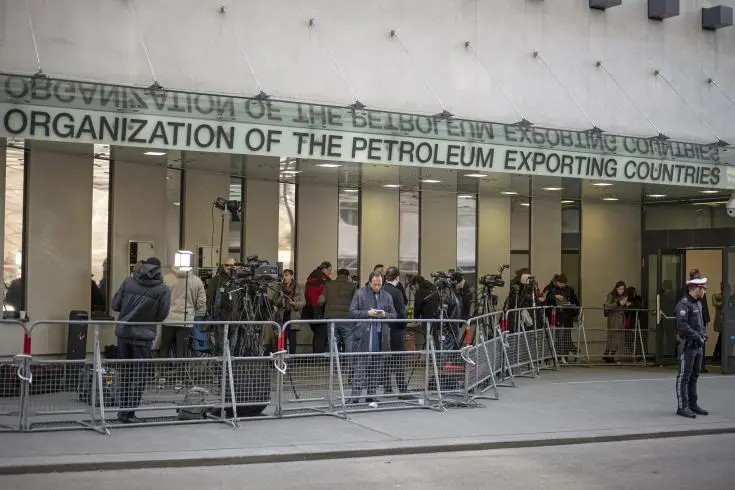 ΟΠΕΚ: Μείωση της παραγωγής πετρελαίου κατά 1,5 εκ. βαρέλια ημερησίως