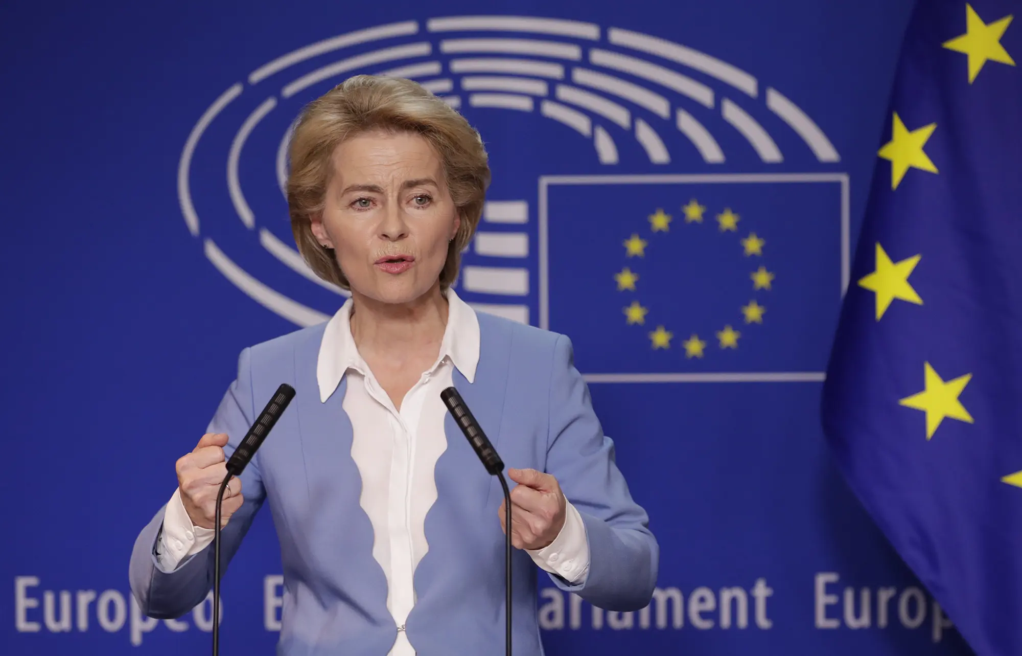 Κομισιόν: Κατώτατος μισθός και μείωση 55% των εκπομπών ως το 2030
