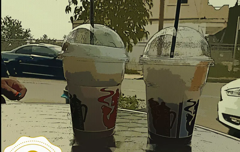 Ένα κυπριακό cafe α λα Ελληνικά που προσφέρει καφέ με 1 ευρώ