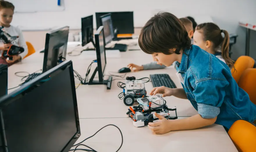 Αυτή είναι η γενιά «Alpha» που θα διαμορφώσει τον κόσμο