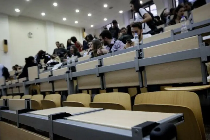 Μετ’ εμποδίων το πράσινο φως για τα ξενόγλωσσα προγράμματα στα δημόσια πανεπιστήμια