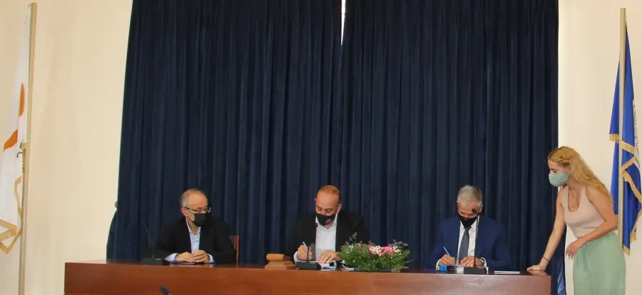 Υπογραφή συμβολαίου μεταξύ Logicom Solutions και Δήμου Πάφου