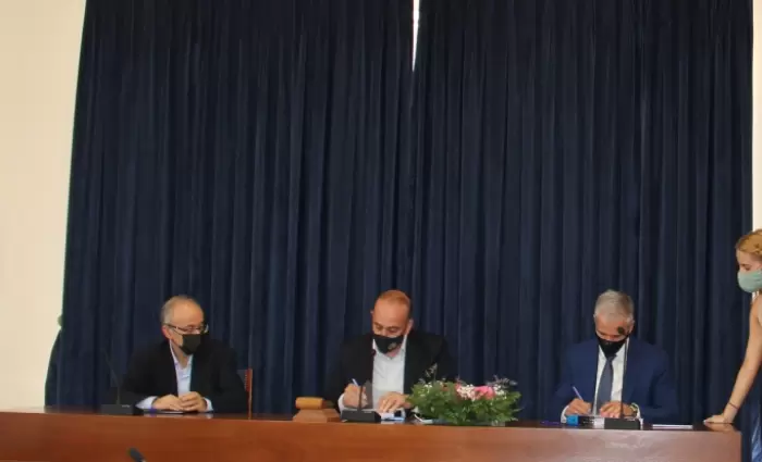 Υπογραφή συμβολαίου μεταξύ Logicom Solutions και Δήμου Πάφου