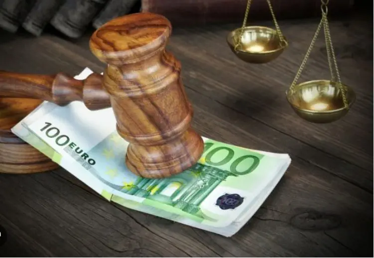 Προειδοποιητικό καμπανάκι για παράνομη εργασία - Τι προτείνουν οι εργολάβοι