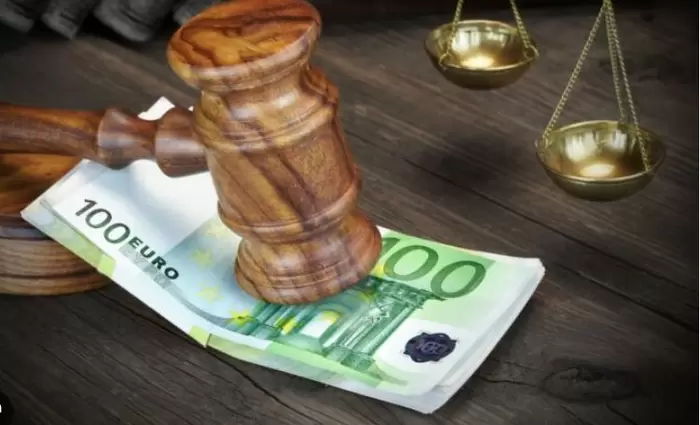 Προειδοποιητικό καμπανάκι για παράνομη εργασία - Τι προτείνουν οι εργολάβοι