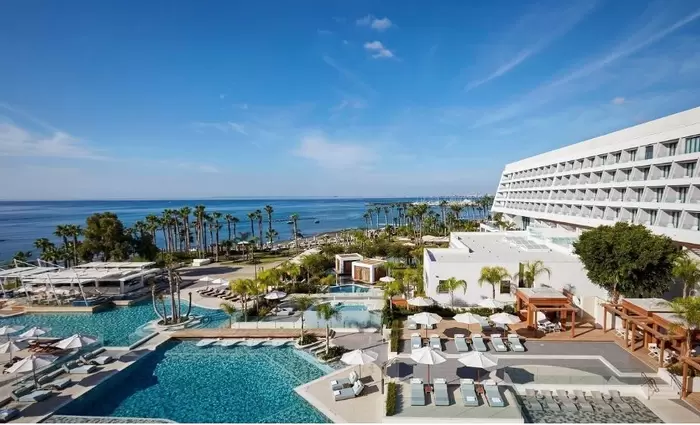 Ποδαρικό με νέα deals στον ελληνικό τουρισμό και έντονο άρωμα.. Κύπρου