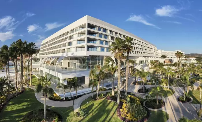 Οι Ξενοδόχοι παρακαλούν να ανοίξουν τα ξενοδοχεία για τους Κύπριους