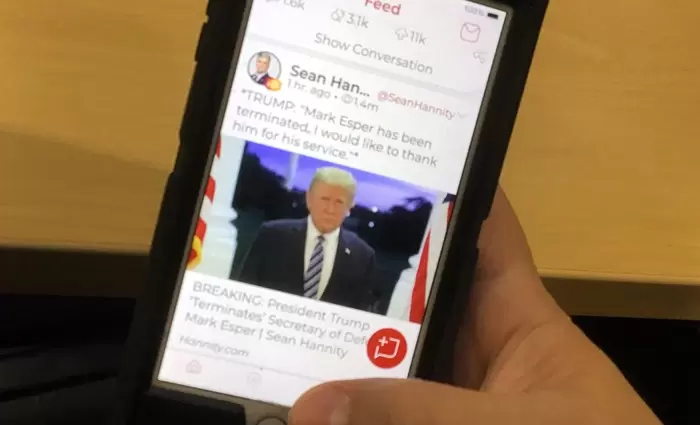 Apple και Amazon κατεβάζουν το «αγαπημένο των δεξιών» Parler