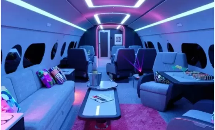 Το πρώτο σκάφος για ιπτάμενα πάρτι