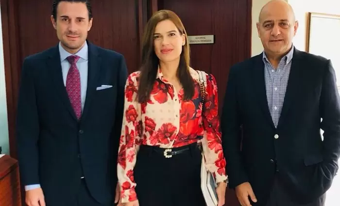 Για φωτοβολταϊκά στα ξενοδοχεία μίλησαν ΠΑΣΥΞΕ – Πηλείδου