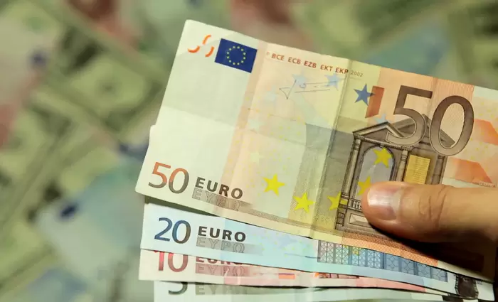 Μισό μισθό Χριστουγέννων πήραν οι εργαζόμενοι της TGS