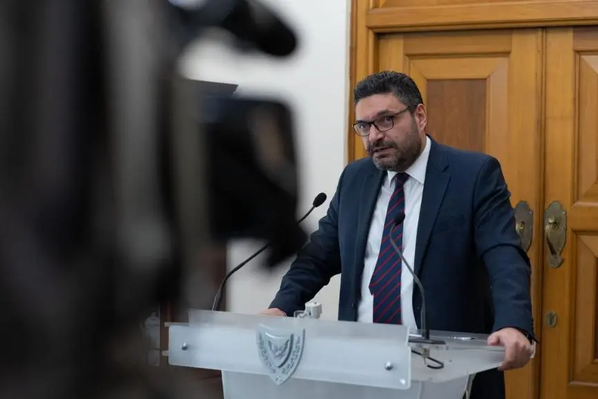 Πρόταση της κυβέρνησης για μείωση της τιμής του ηλεκτρικού ρεύματος