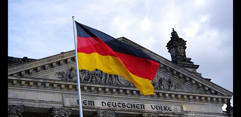 Η Γερμανία ξανά ενώπιον της Ιστορίας