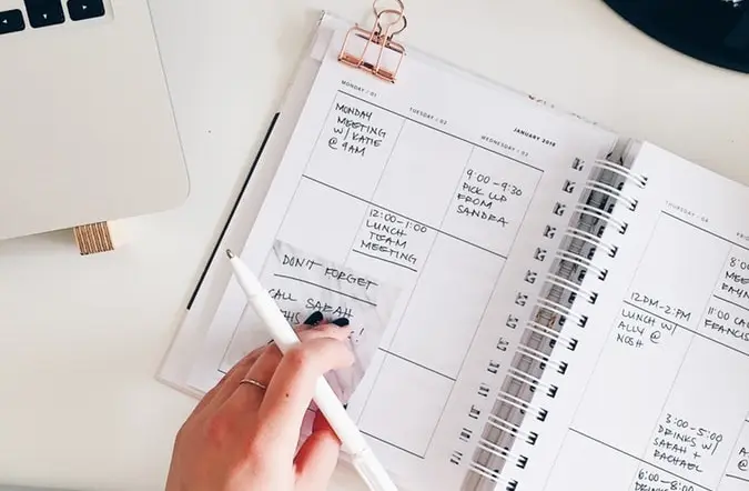 Ζητούνται 3 βοηθοί γραμματείς με μισθό μέχρι €3,018