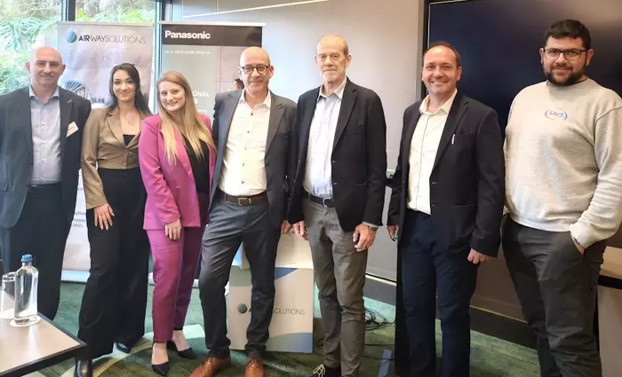 «Moving Forward Vitalizing Future With Air»