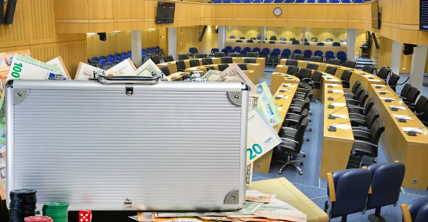 Δεν συζητούν για τα μετρητά του καζίνο στην Ολομέλεια