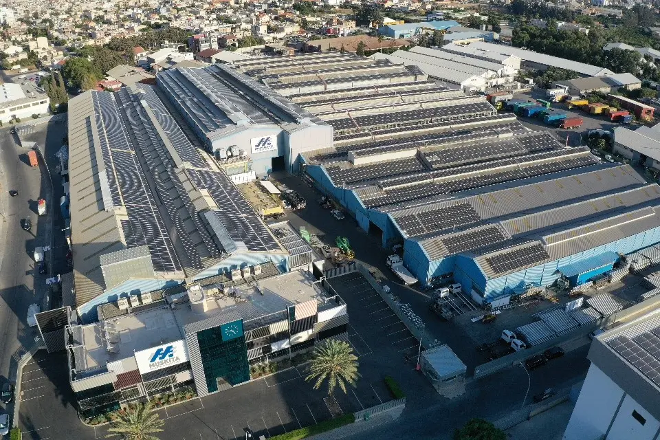 Εγκατάσταση φωτοβολταικού συστήματος οροφής από την Conercon