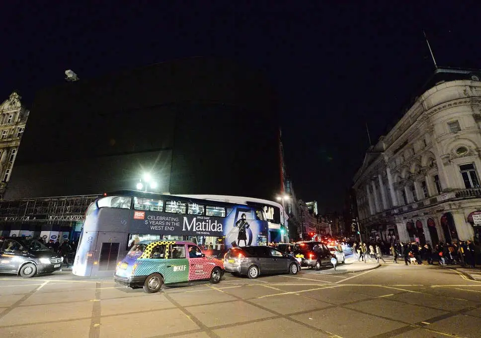 Διακοπές ρεύματος προκαλούν σοβαρά προβλήματα στο Λονδίνο