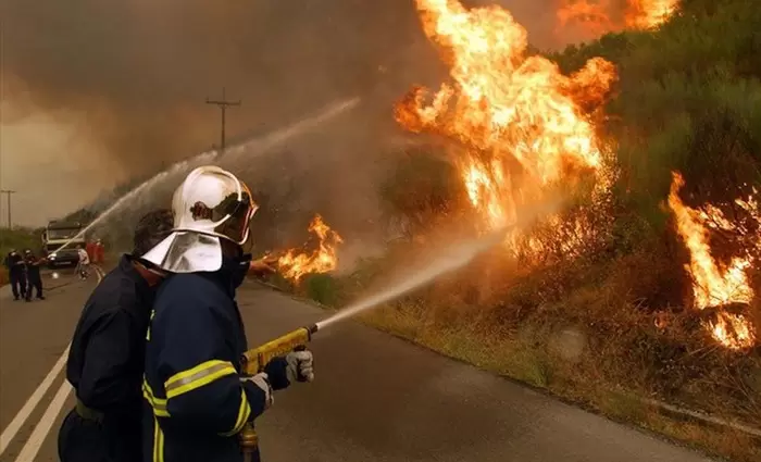 LIVE: Εθνική τραγωδία με δεκάδες νεκρούς από πυρκαγιές στην Αττική