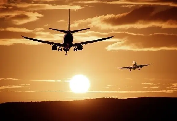 Αυξάνεται η διάρκεια των αεροπορικών πτήσεων για την προστασία του περιβάλλοντος