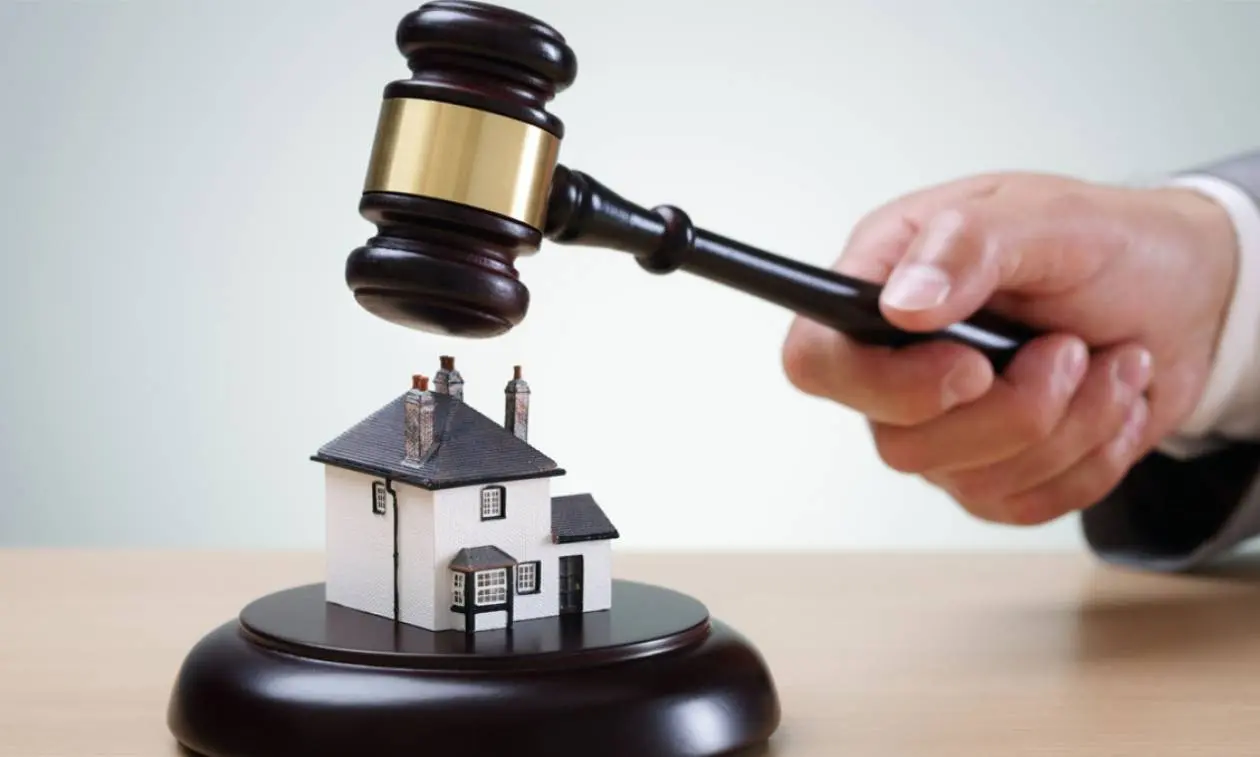 «Βροχή» οι πλειστηριασμοί ακινήτων στην Ελλάδα