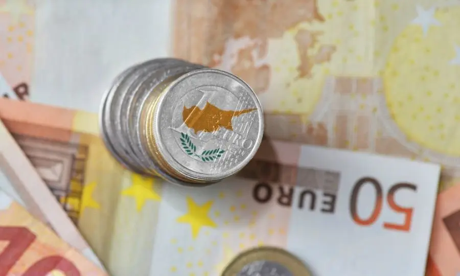Στα €631,8 εκατ. το πλεόνασμα του κράτους και χρέος €23 δισ. το 2023