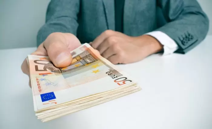 Πότε θα δοθούν επιδόματα, συντάξεις και βοηθήματα (ημερομηνίες)