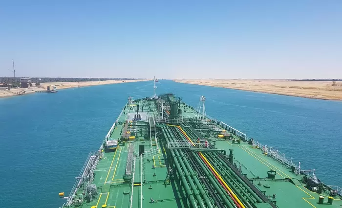 Διώρυγα Σουέζ: Σε «ρότα» ανάκαμψης διελεύσεις και έσοδα