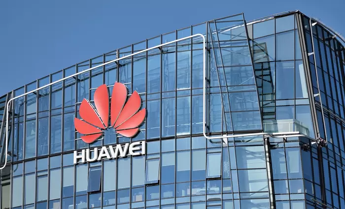 Huawei: Θα είμαστε στην κορυφή και χωρίς την Google