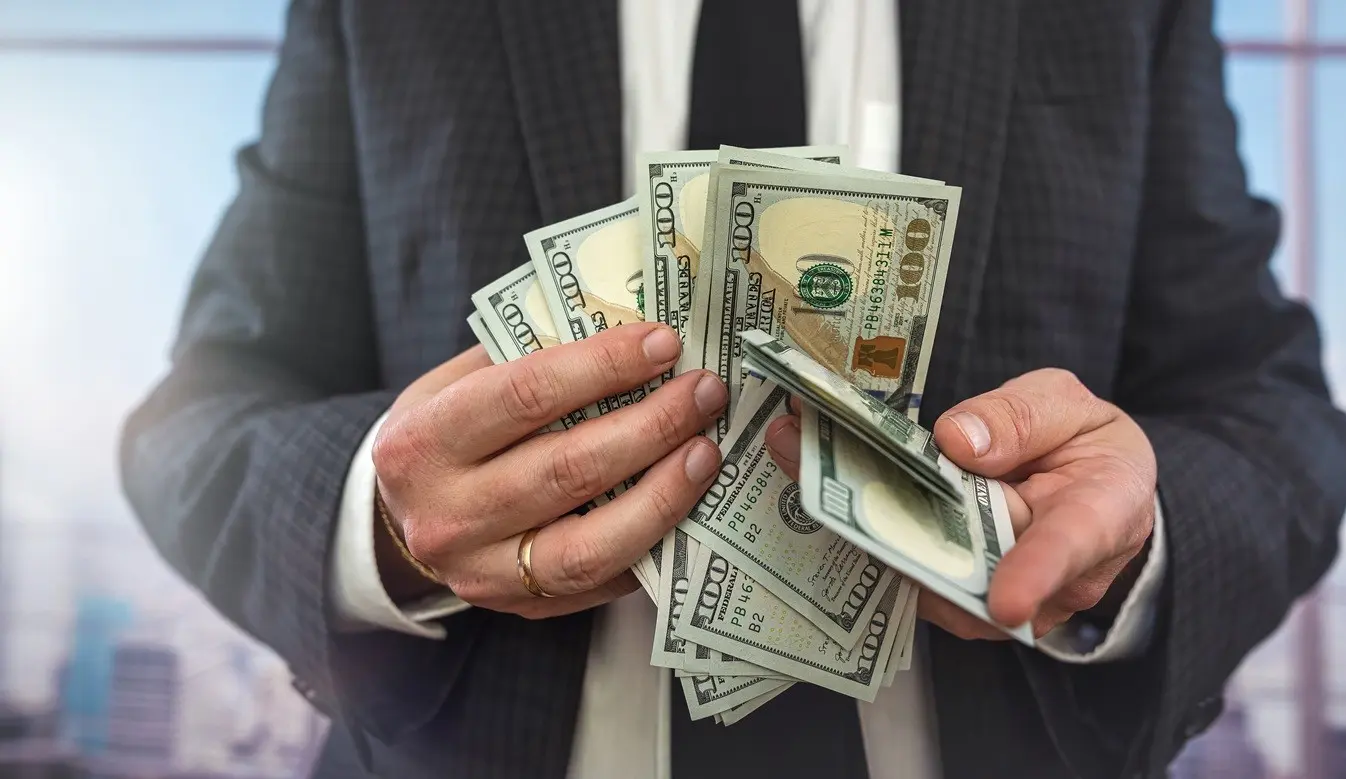 Oxfam: Μόνο τα περσινά κέρδη των δισεκατομμυριούχων της G20 θα έβαζαν τέλος στη φτώχεια στον πλανήτη