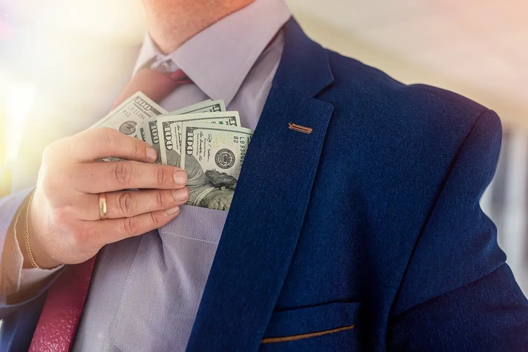 Έρευνα: 60.000 άτομα κατέχουν τριπλάσιο πλούτο από το φτωχότερο μισό του πλανήτη