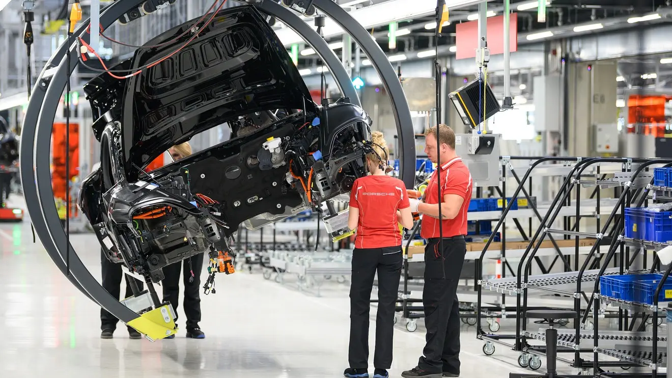 Ευρωζώνη: Επιβραδύνθηκε η επιχειρηματική δραστηριότητα – Βαρίδι η Γερμανία