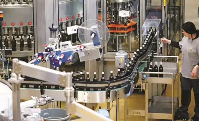 Ισπανία: Σε φάση συρρίκνωσης ξανά η μεταποίηση, ανησυχία για ζήτηση και απασχόληση