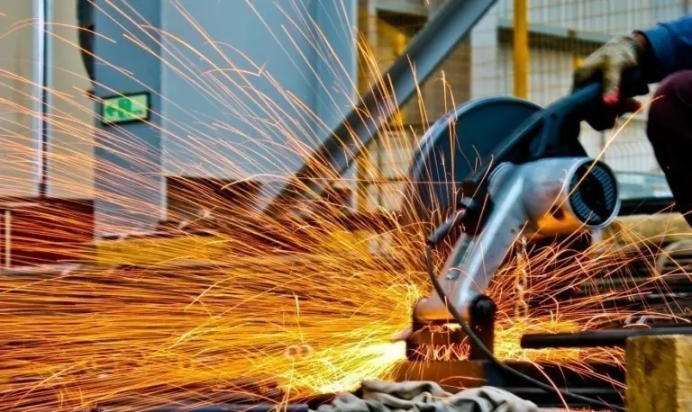 PMI Γερμανίας: Επιστροφή σε τροχιά ανάπτυξης μετά από τρία χρόνια ύφεσης