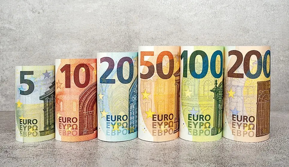 Αλλάζουν τα χαρτονομίσματα του ευρώ μετά από 20 χρόνια
