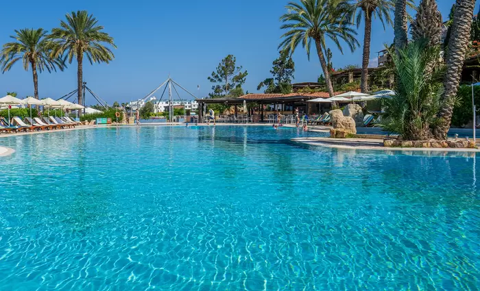 Ετοιμάζονται για την καλοκαιρινή τουριστική περίοδο τα ξενοδοχεία στην Πάφο