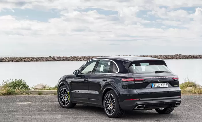 Έρχεται στην Κύπρο η υβριδική Porsche Cayenne