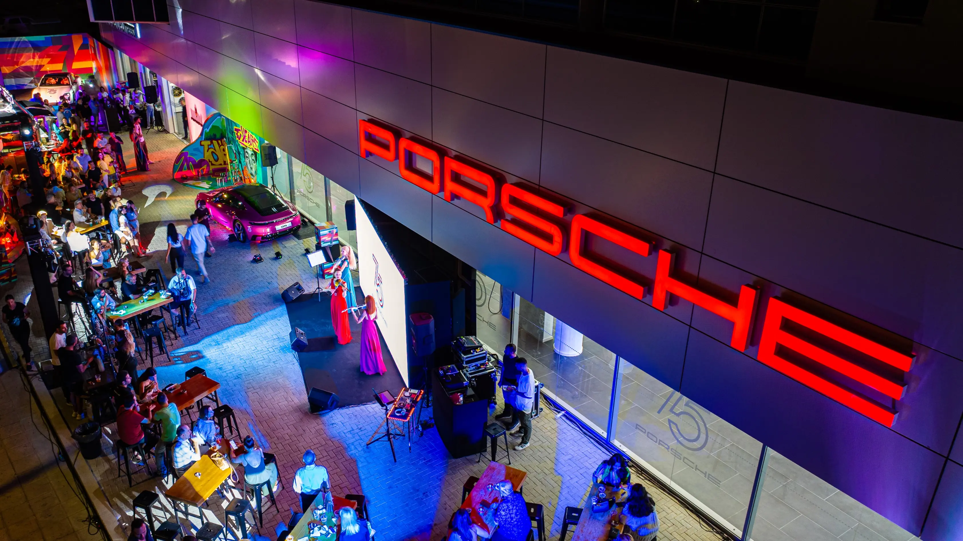 Αφιέρωμα στα 75 χρόνια υπεροχής εμβληματικών αυτοκινήτων Porsche